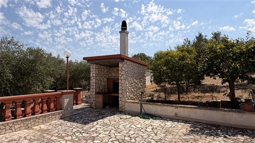 Villa Di 2 Vani, Veranda, Box. Ristrutturata, Ottimo Stato, Fotovoltaico
